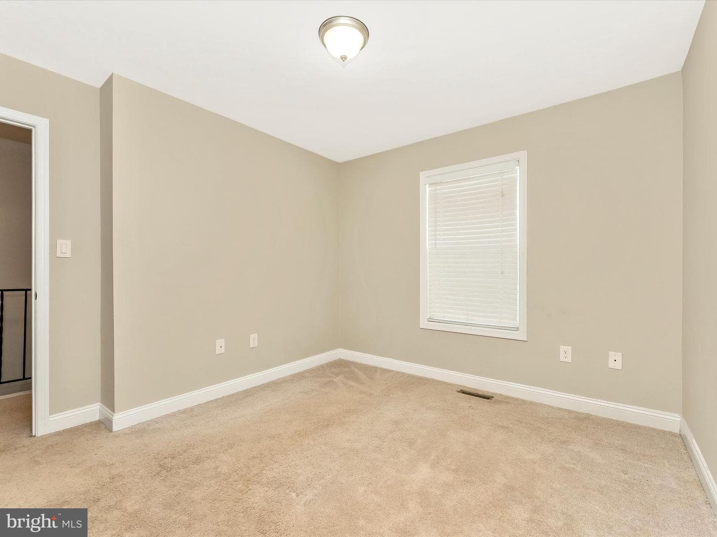 500 Lancaster Place photo 24