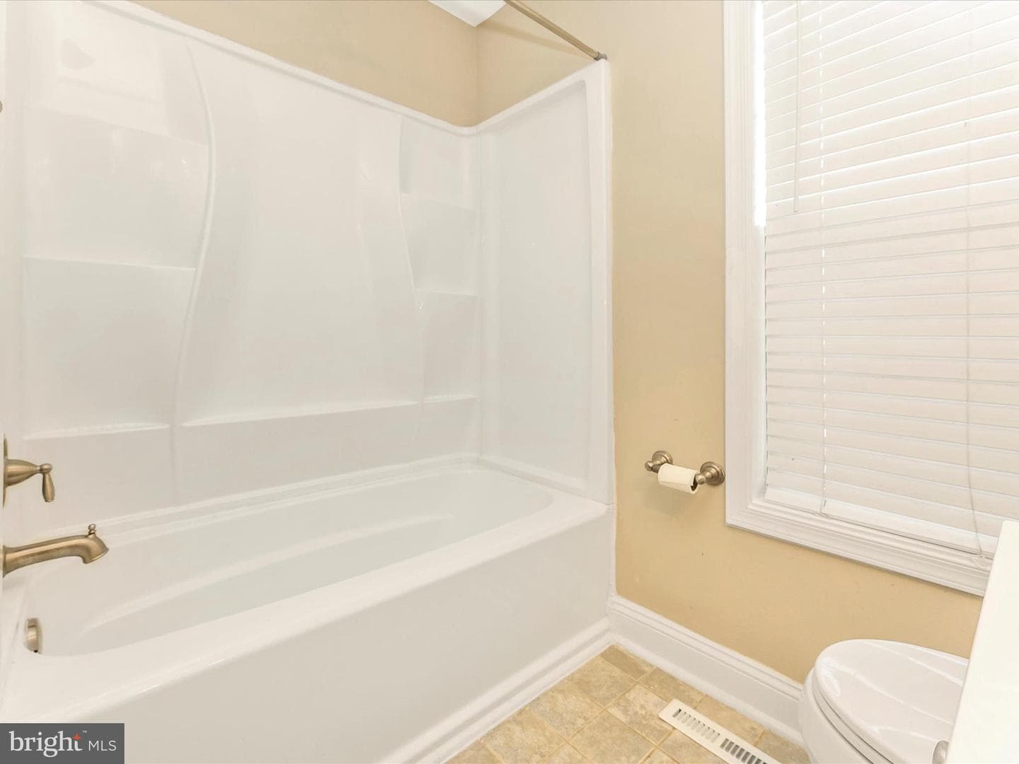 500 Lancaster Place photo 28