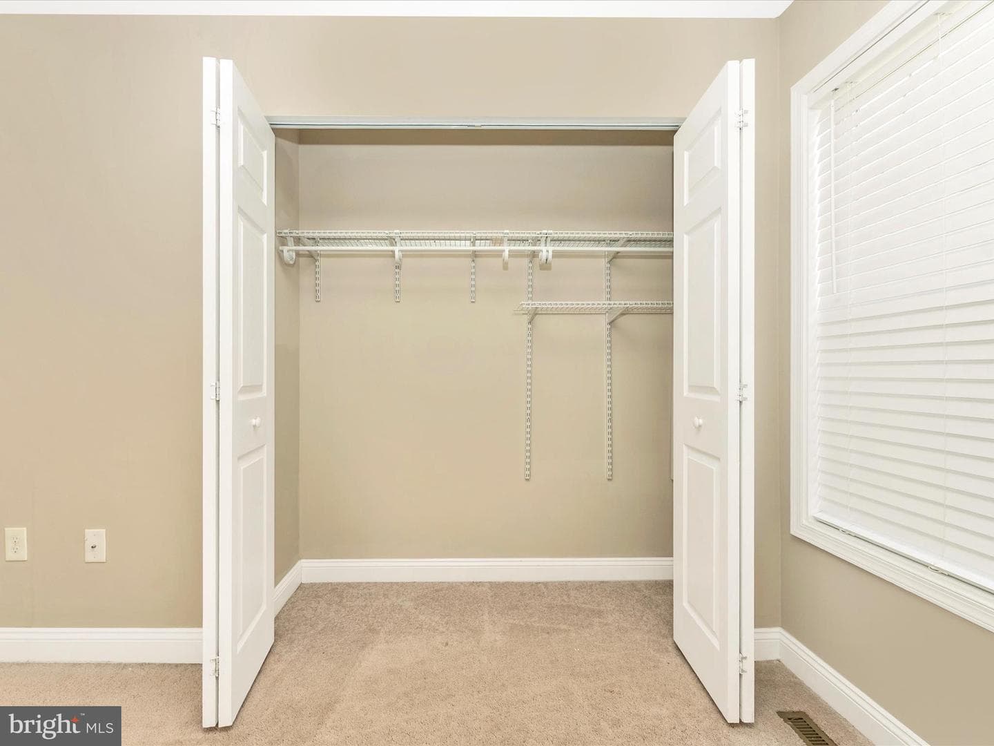 500 Lancaster Place photo 29