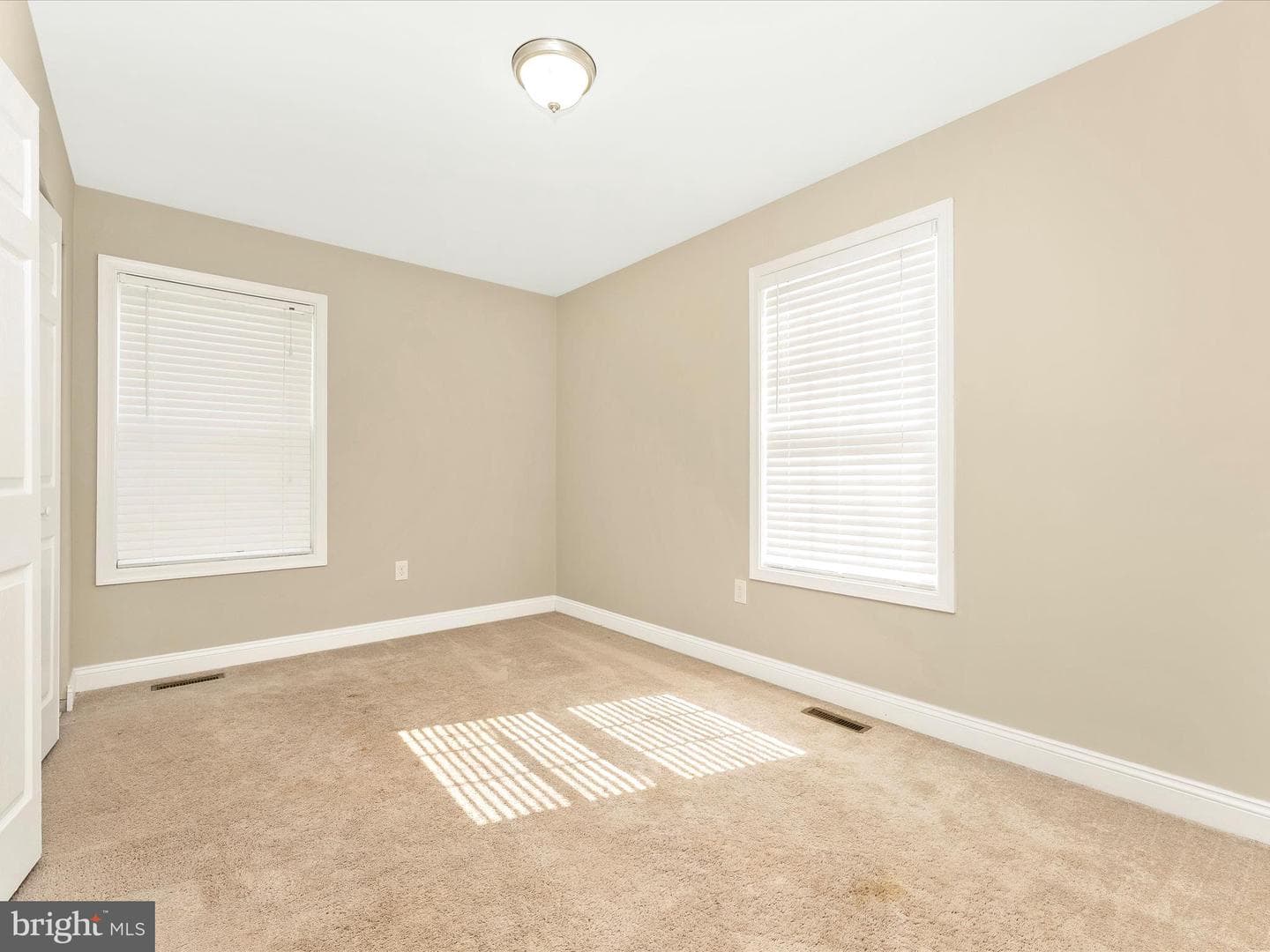 500 Lancaster Place photo 30