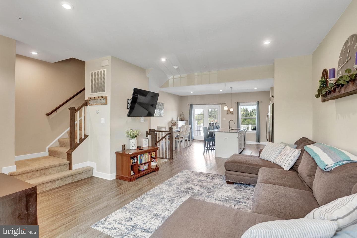 5873 Barts Way photo 7