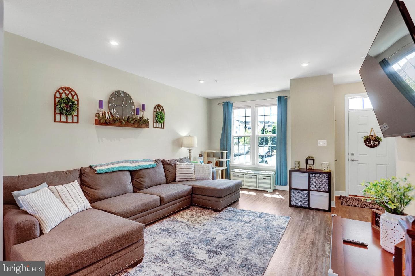 5873 Barts Way photo 8