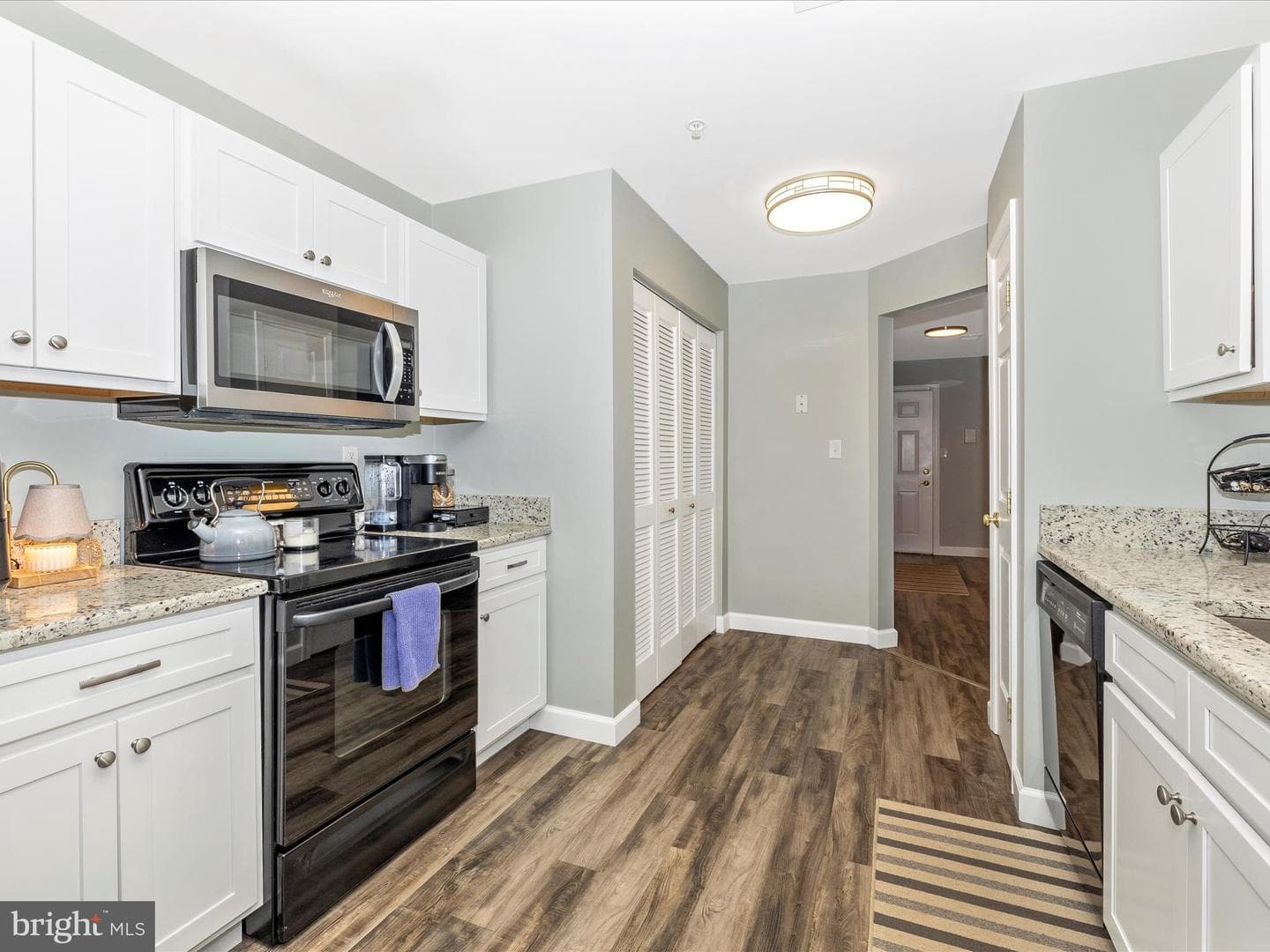 500 Bradley Court #4c photo 16