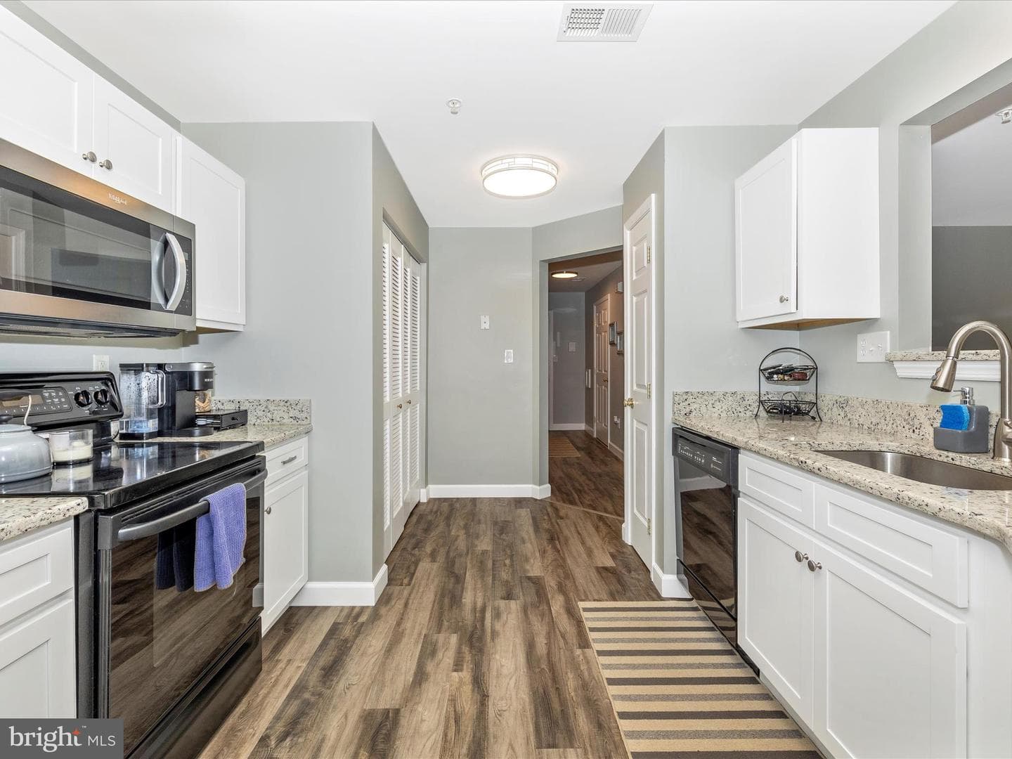 500 Bradley Court #4c photo 17