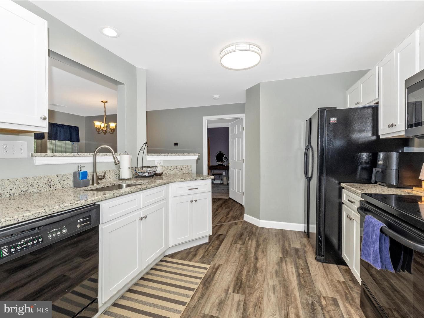 500 Bradley Court #4c photo 20