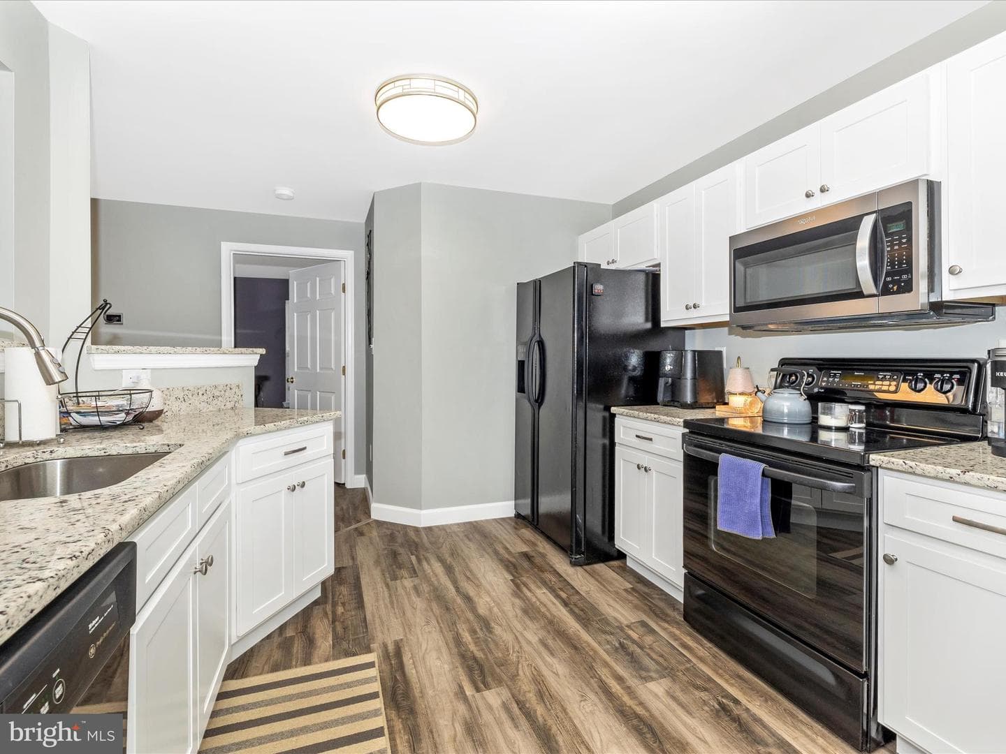 500 Bradley Court #4c photo 22
