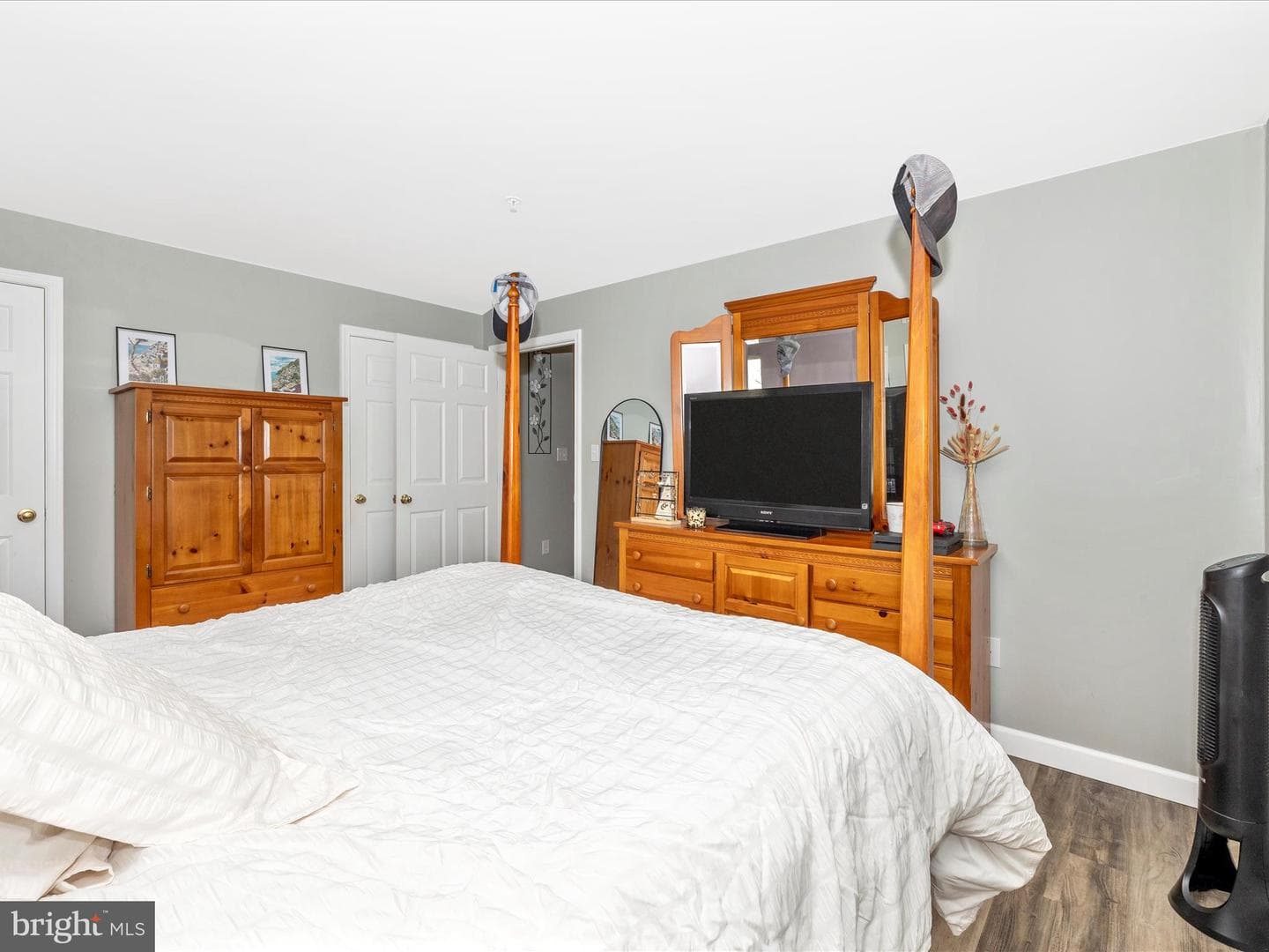 500 Bradley Court #4c photo 28