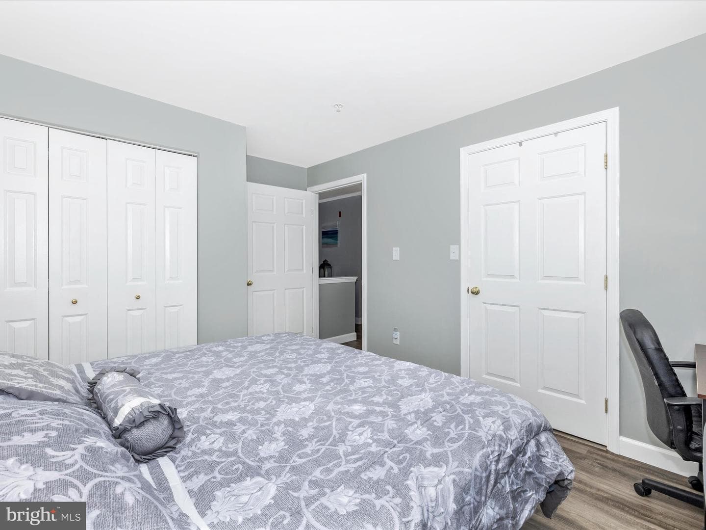 500 Bradley Court #4c photo 35