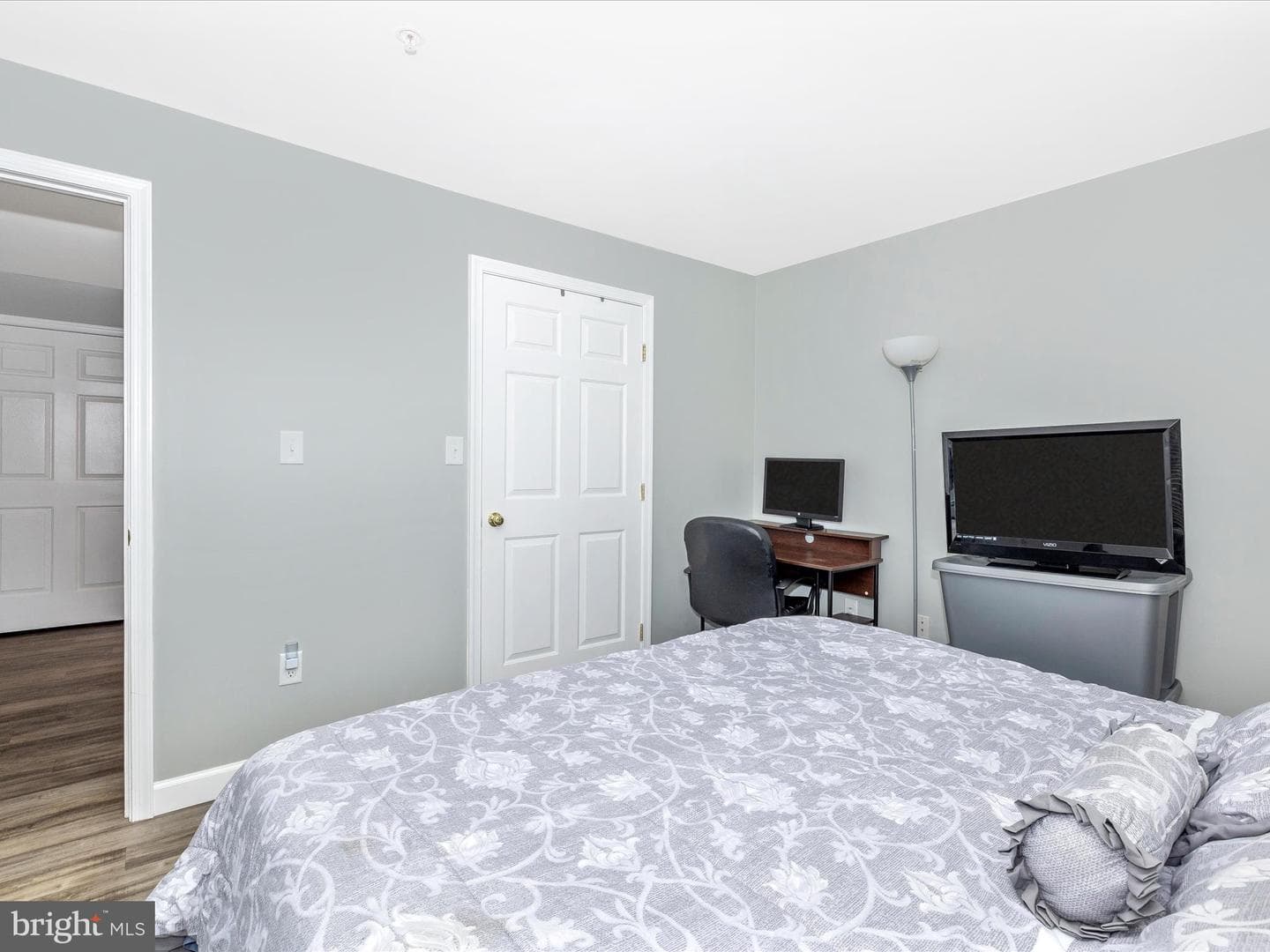 500 Bradley Court #4c photo 36