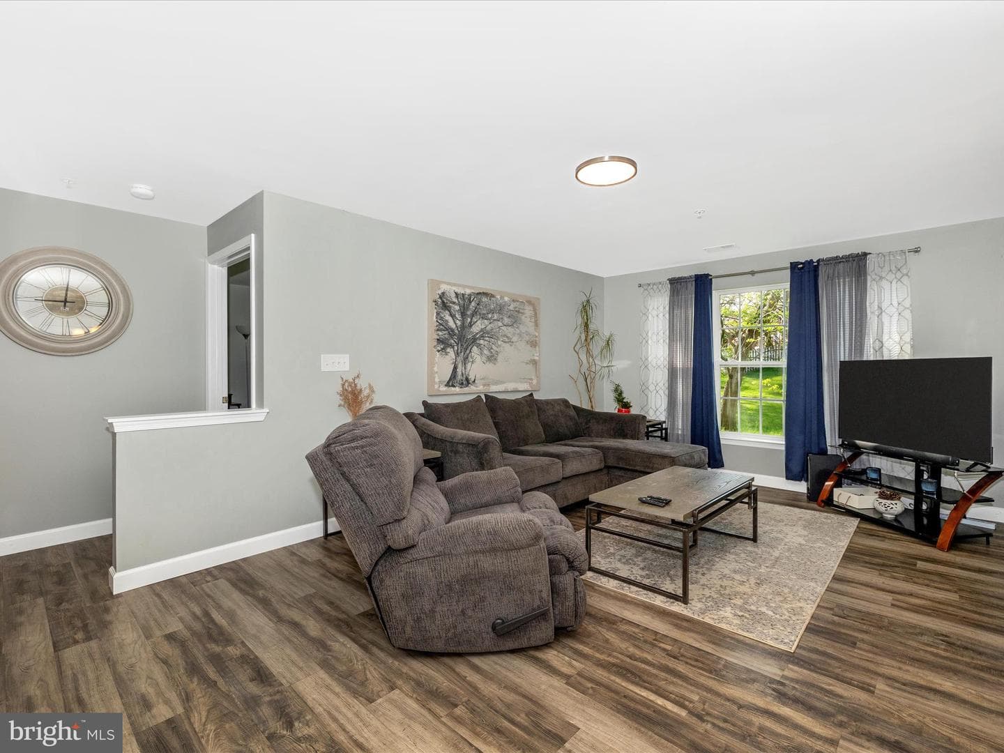 500 Bradley Court #4c photo 8