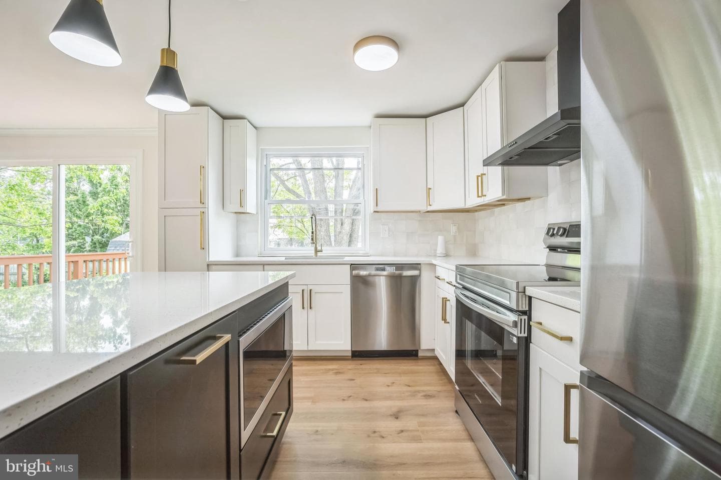 1797 Valleyside Drive photo 3
