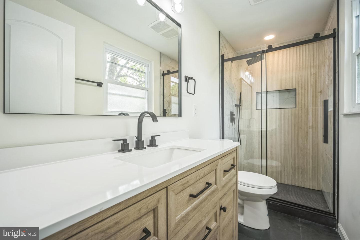 1797 Valleyside Drive photo 9