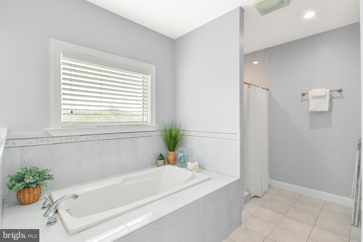 2494 Scravel Road photo 20