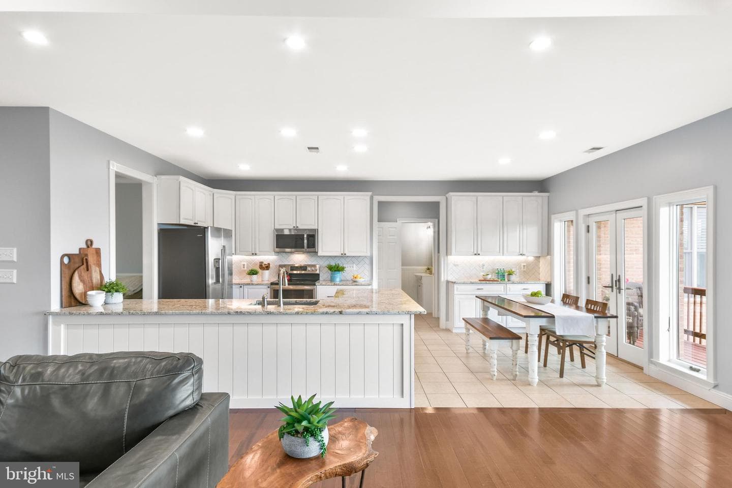 2494 Scravel Road photo 9