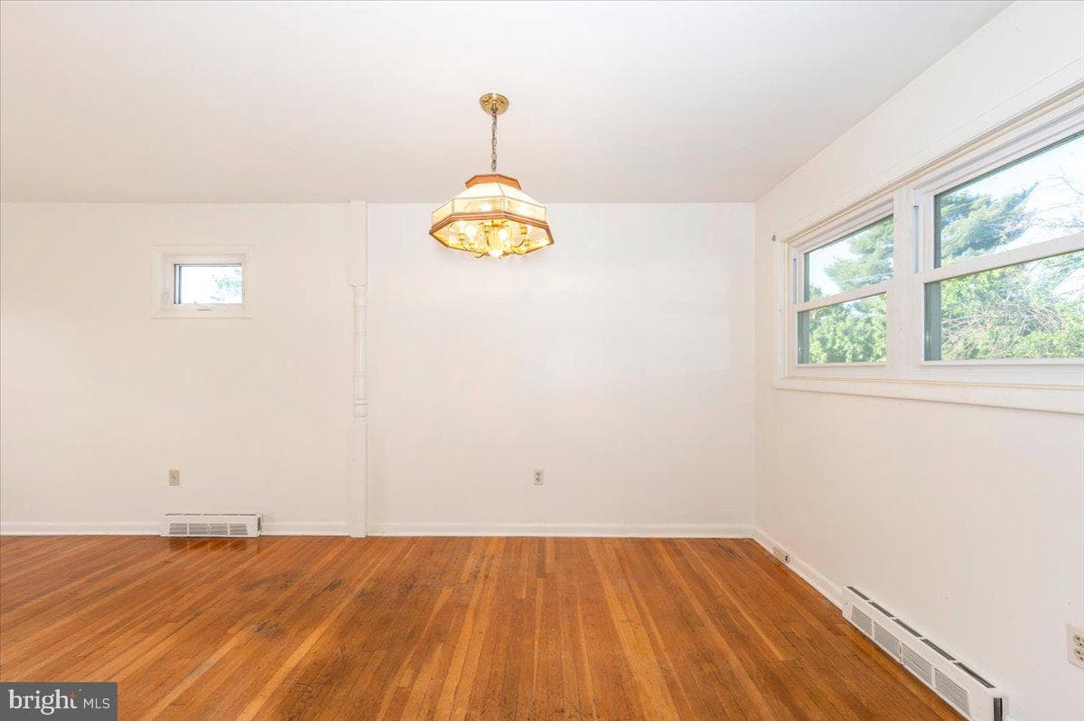 1426 W 11th Street photo 13