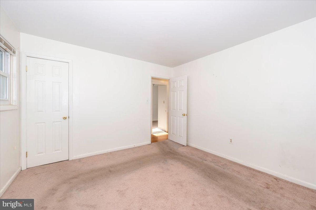 1426 W 11th Street photo 20