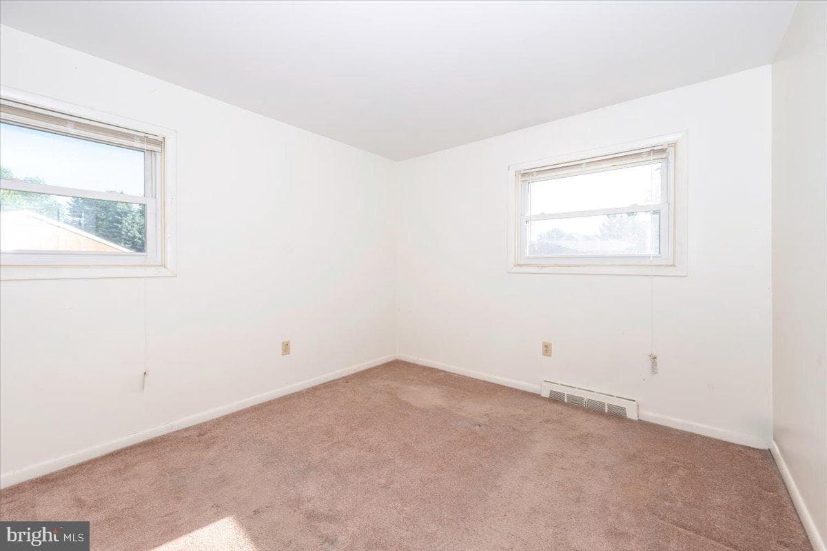 1426 W 11th Street photo 21