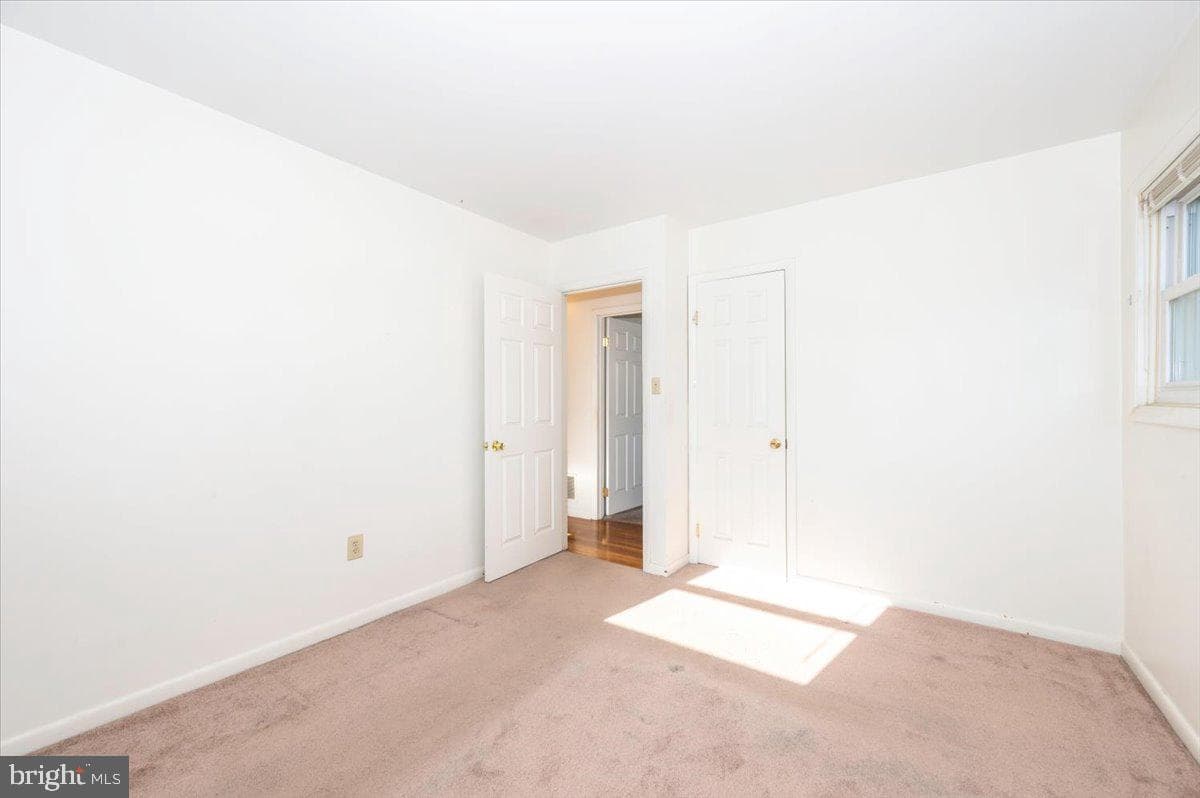 1426 W 11th Street photo 22