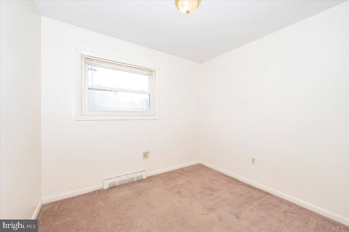 1426 W 11th Street photo 23