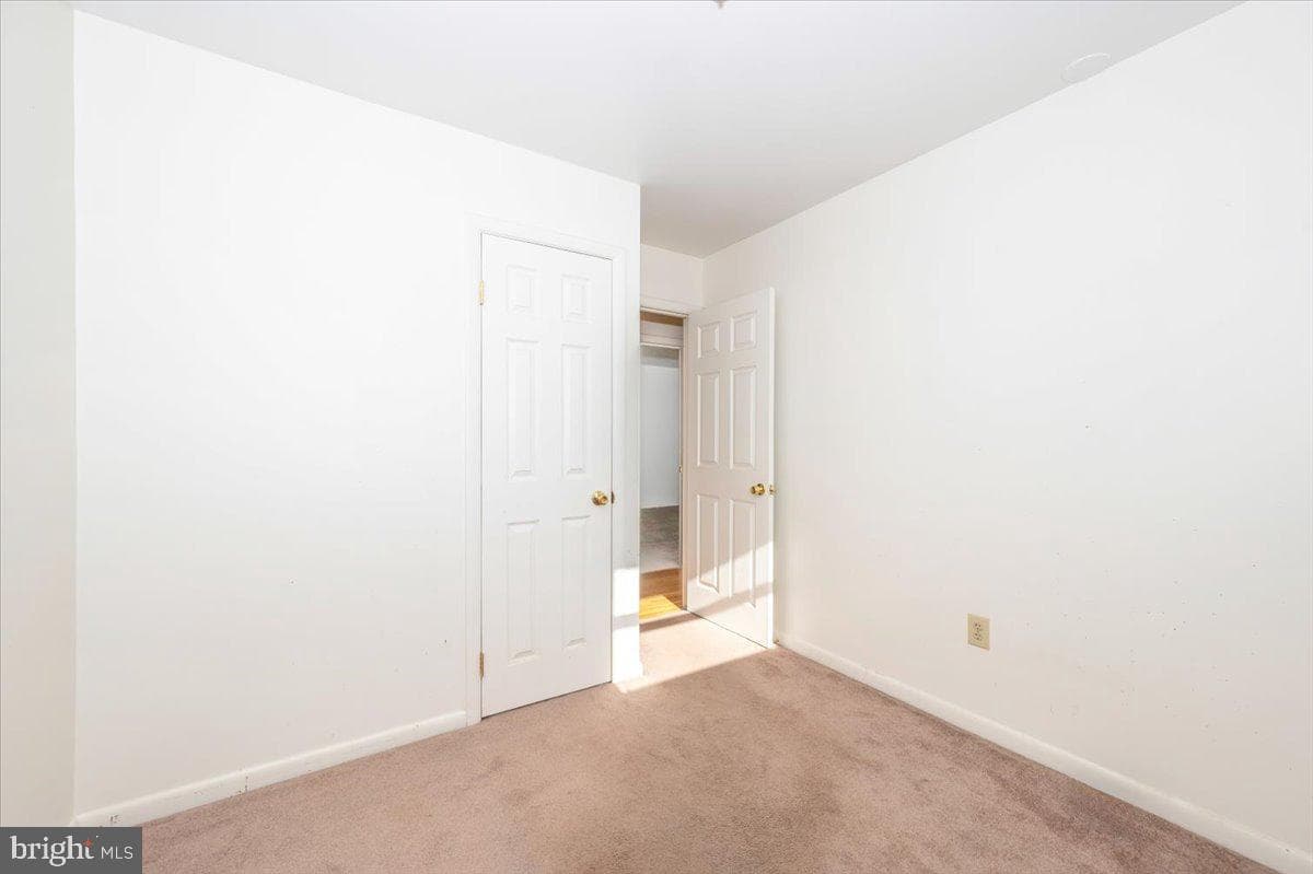 1426 W 11th Street photo 24
