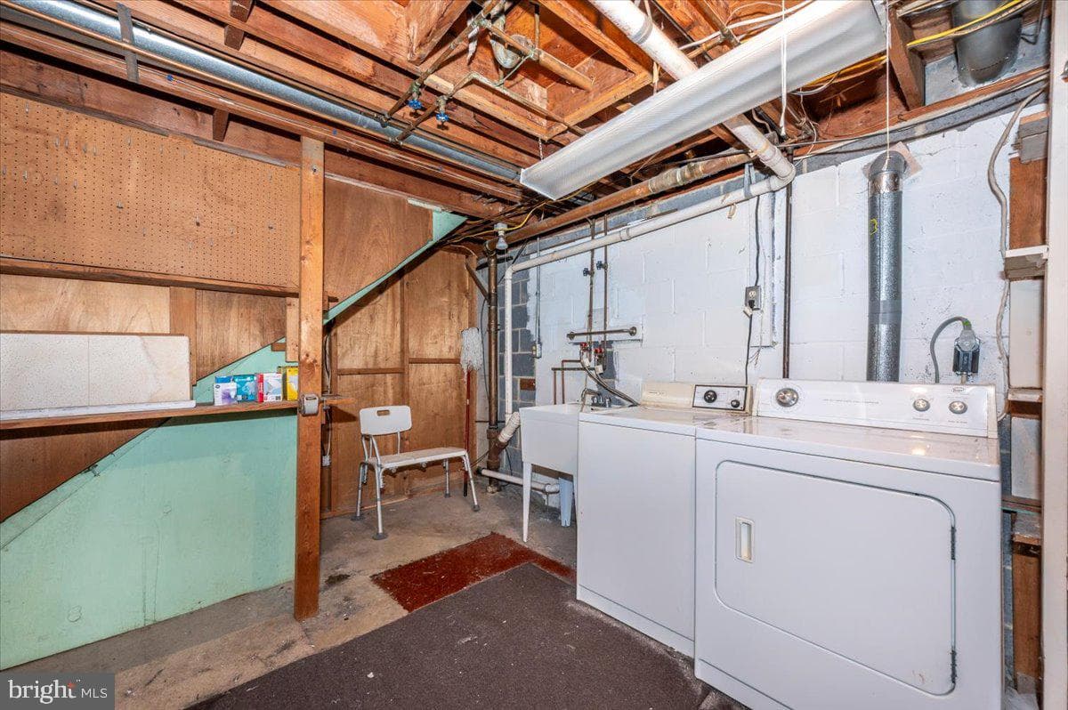 1426 W 11th Street photo 41
