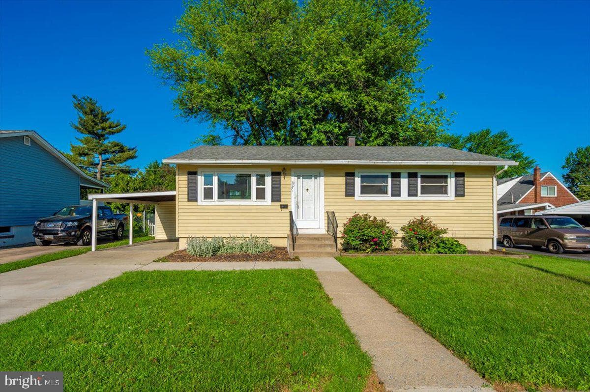 1426 W 11th Street photo 55