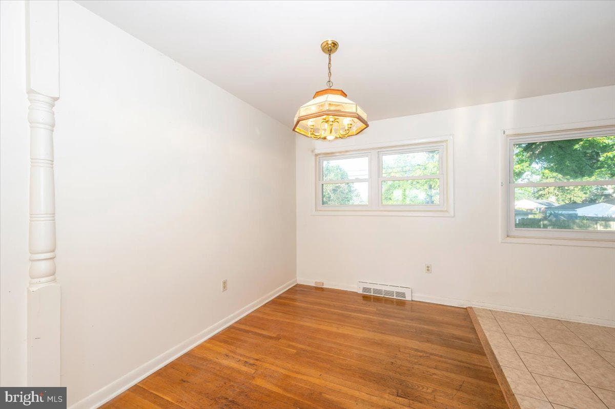 1426 W 11th Street photo 9