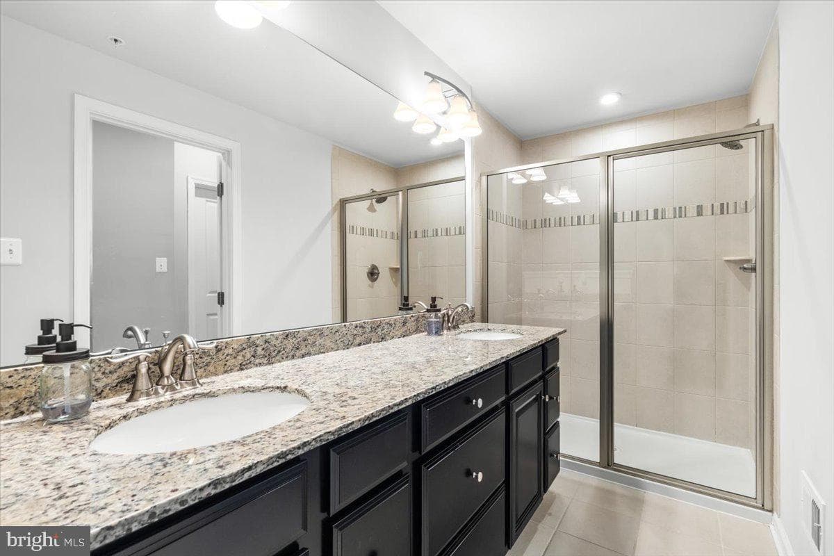 4885 Hiteshow Drive photo 25