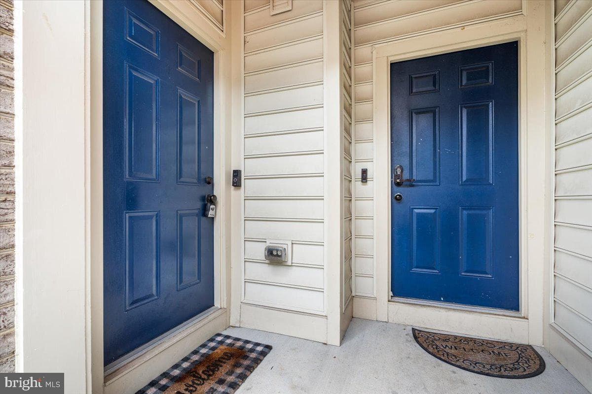 4885 Hiteshow Drive photo 4