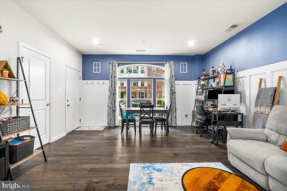 4885 Hiteshow Drive photo 6