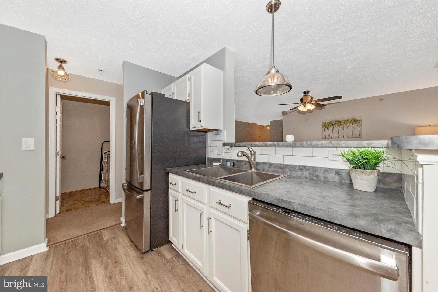5670 Wade Court #g photo 9