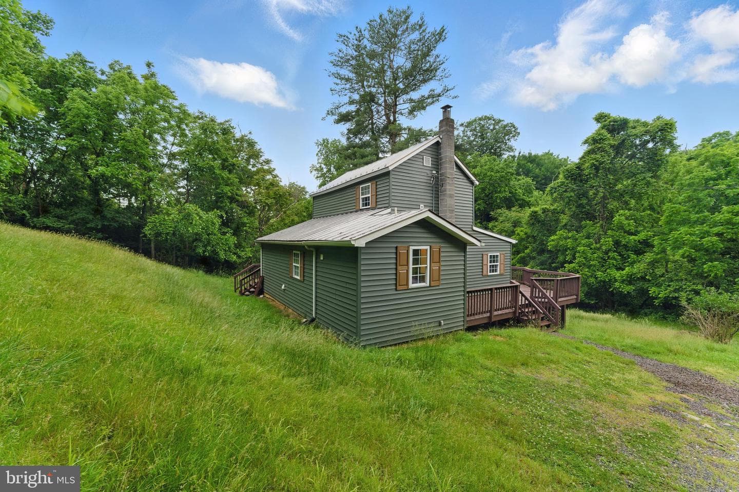 704 E F Street photo 32