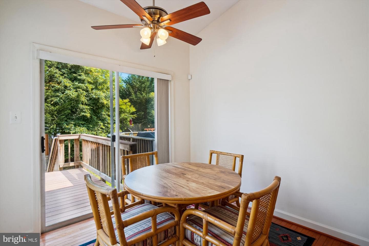 1015 Collindale photo 16