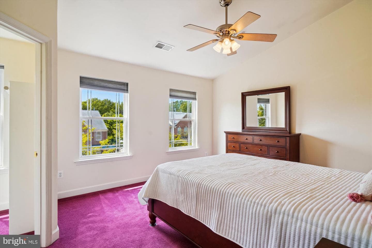1015 Collindale photo 24