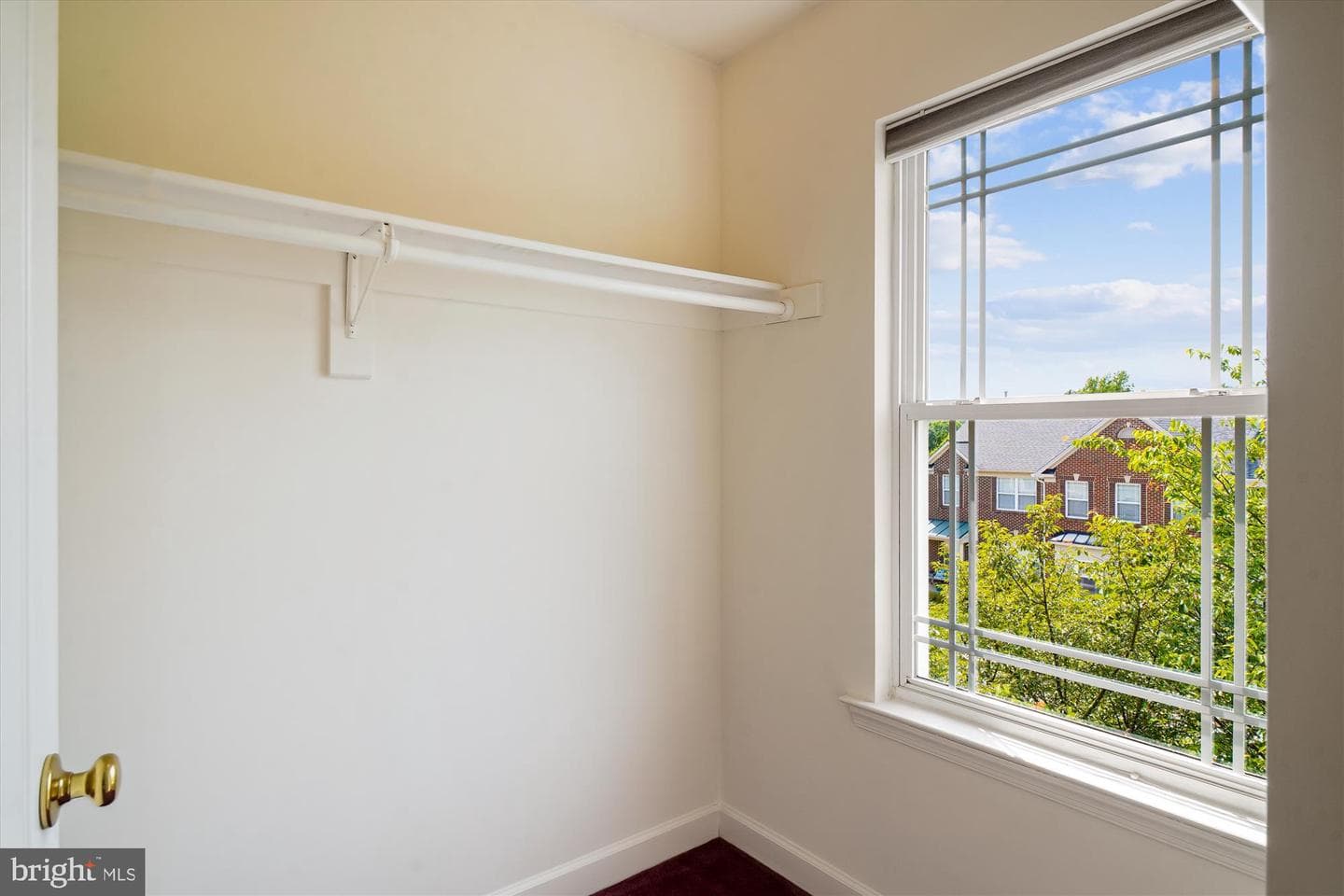 1015 Collindale photo 27