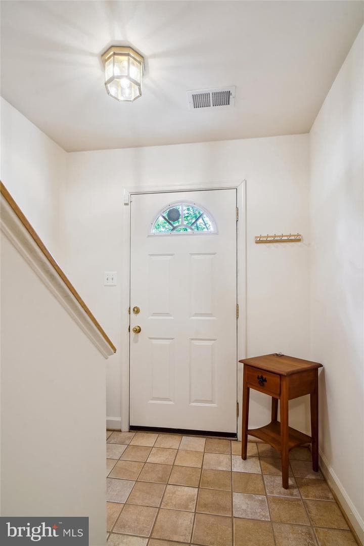 1015 Collindale photo 36