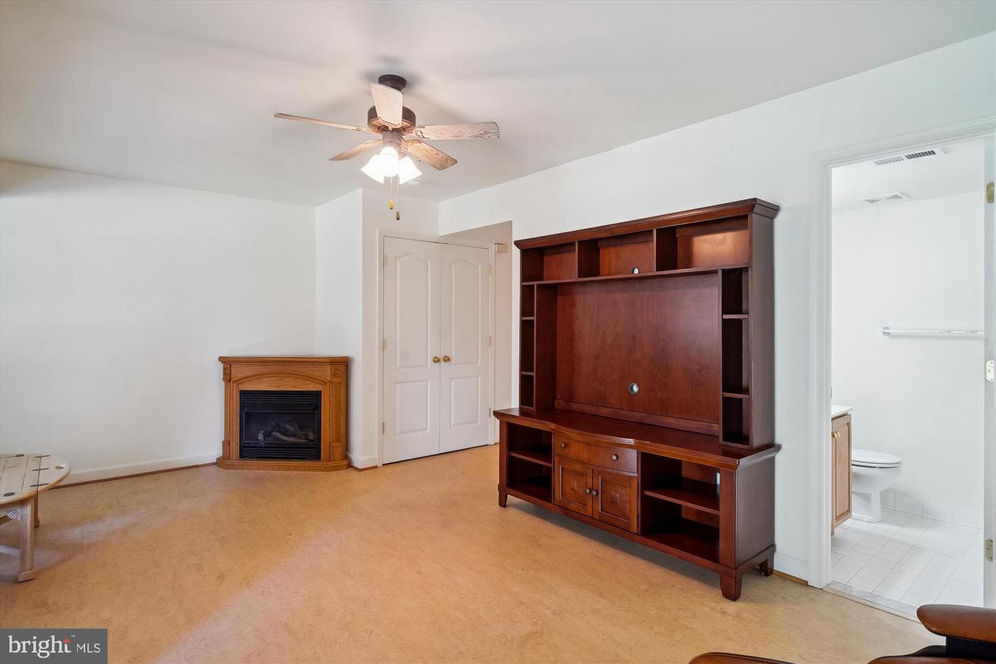 1015 Collindale photo 39