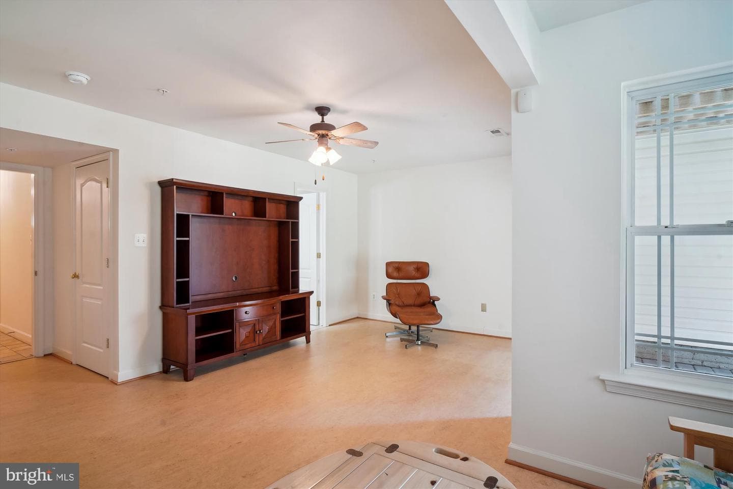 1015 Collindale photo 40