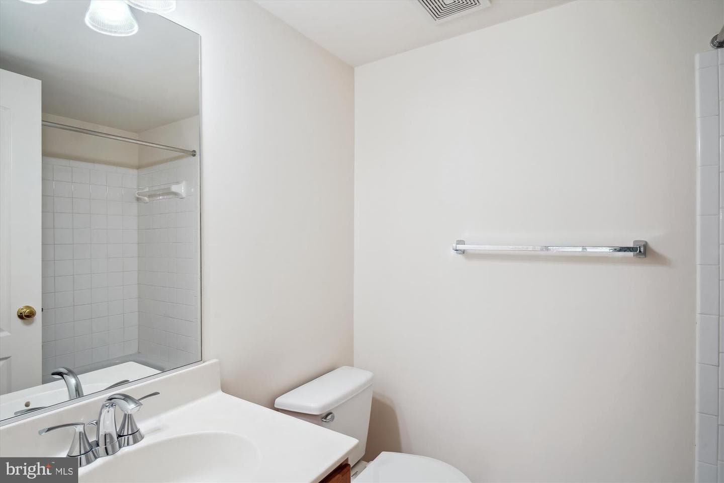 1015 Collindale photo 42