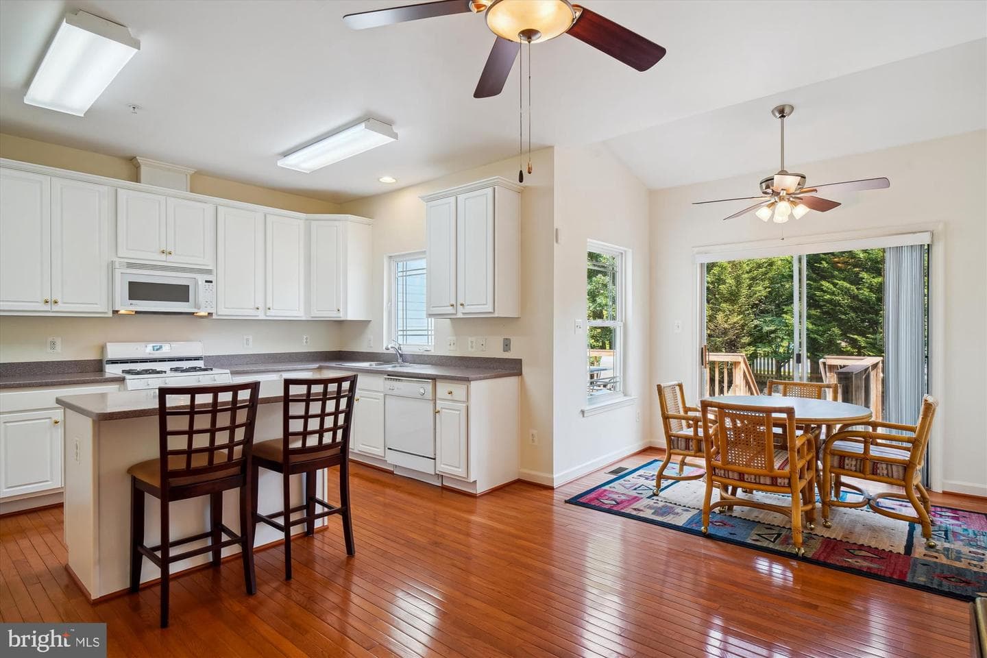 1015 Collindale photo 9