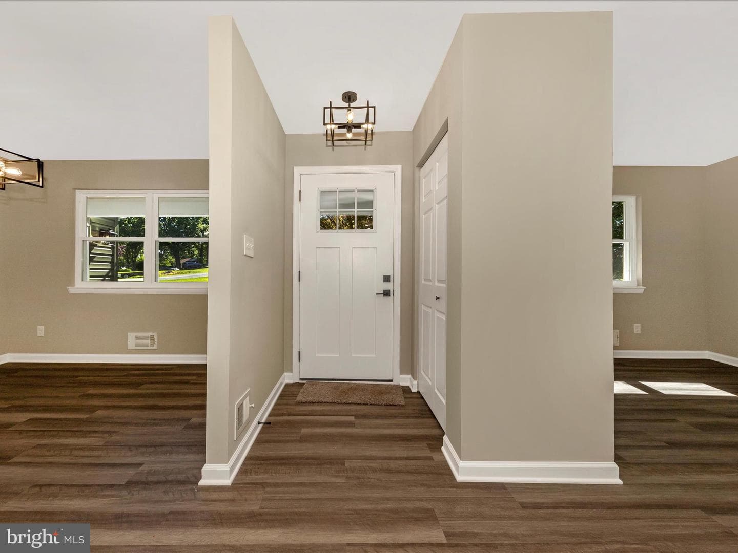 2749 Loch Haven Drive photo 2