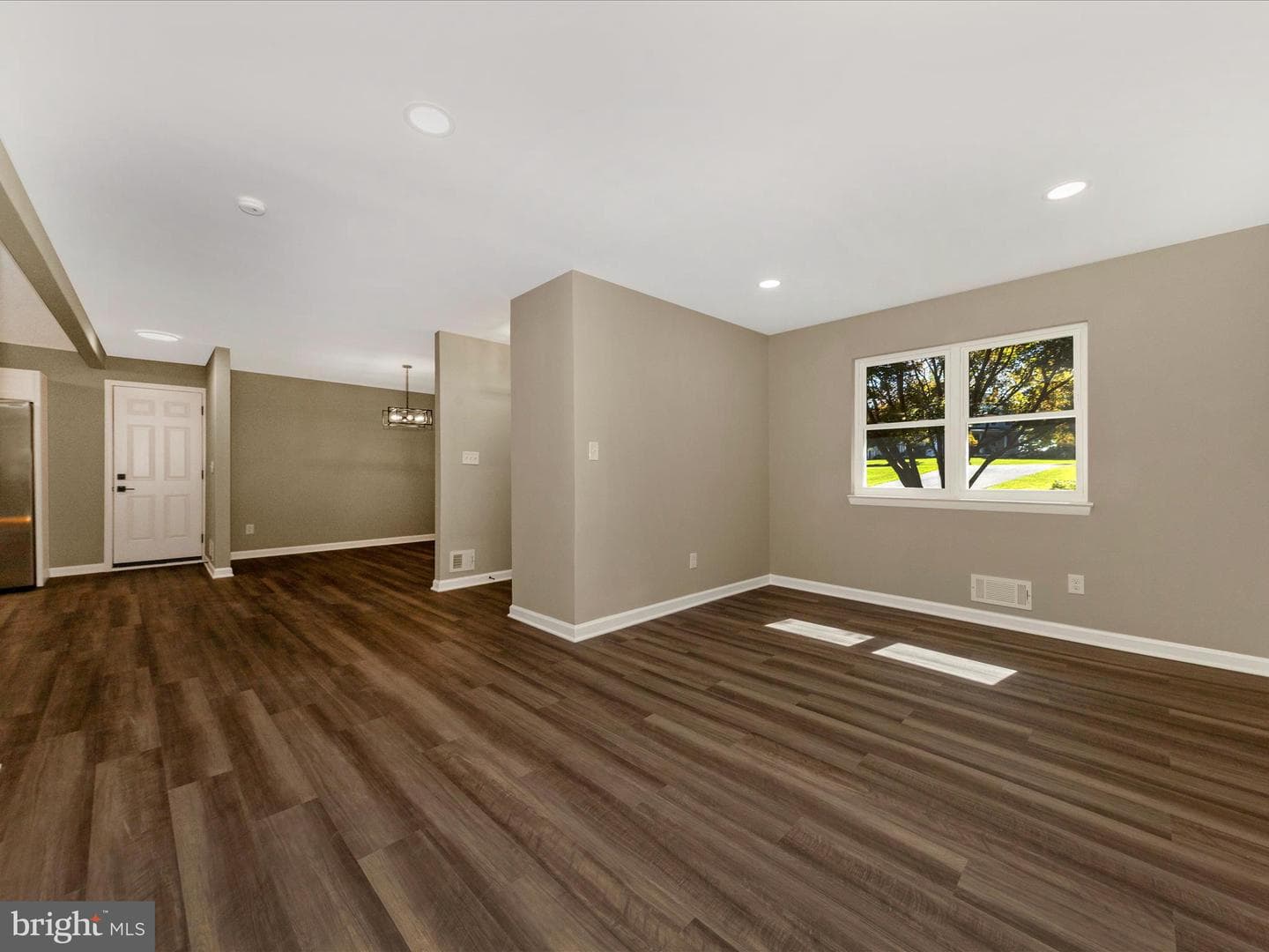 2749 Loch Haven Drive photo 9