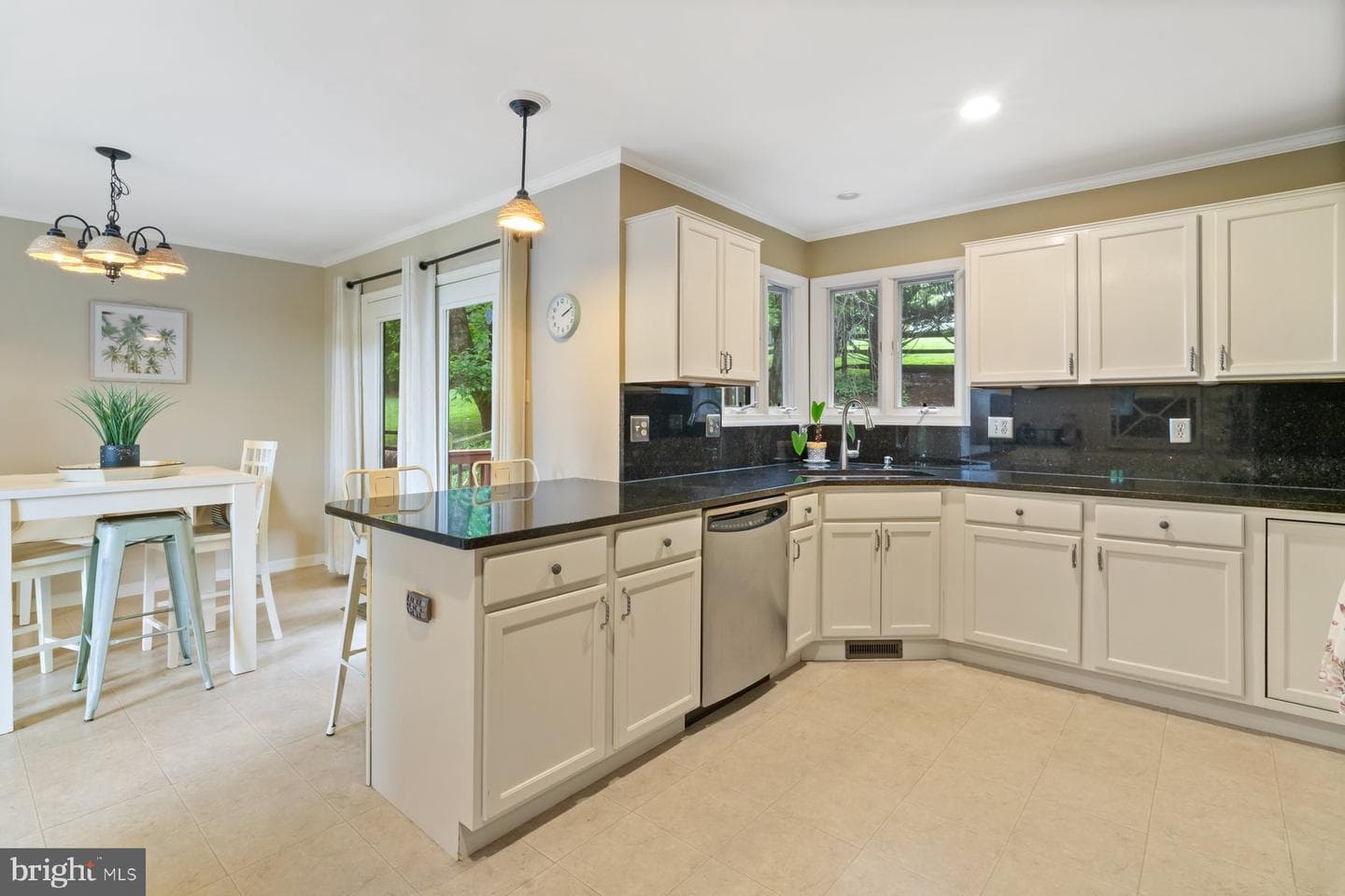 6643 Coldstream Drive photo 9