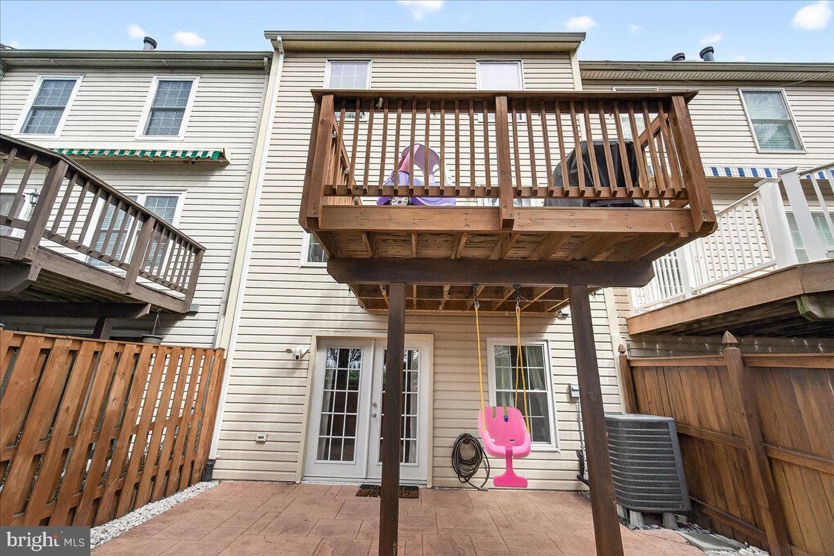 7093 Gresham Court W photo 35