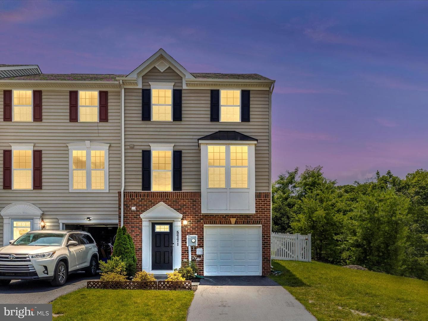 5771 Barts Way photo 1