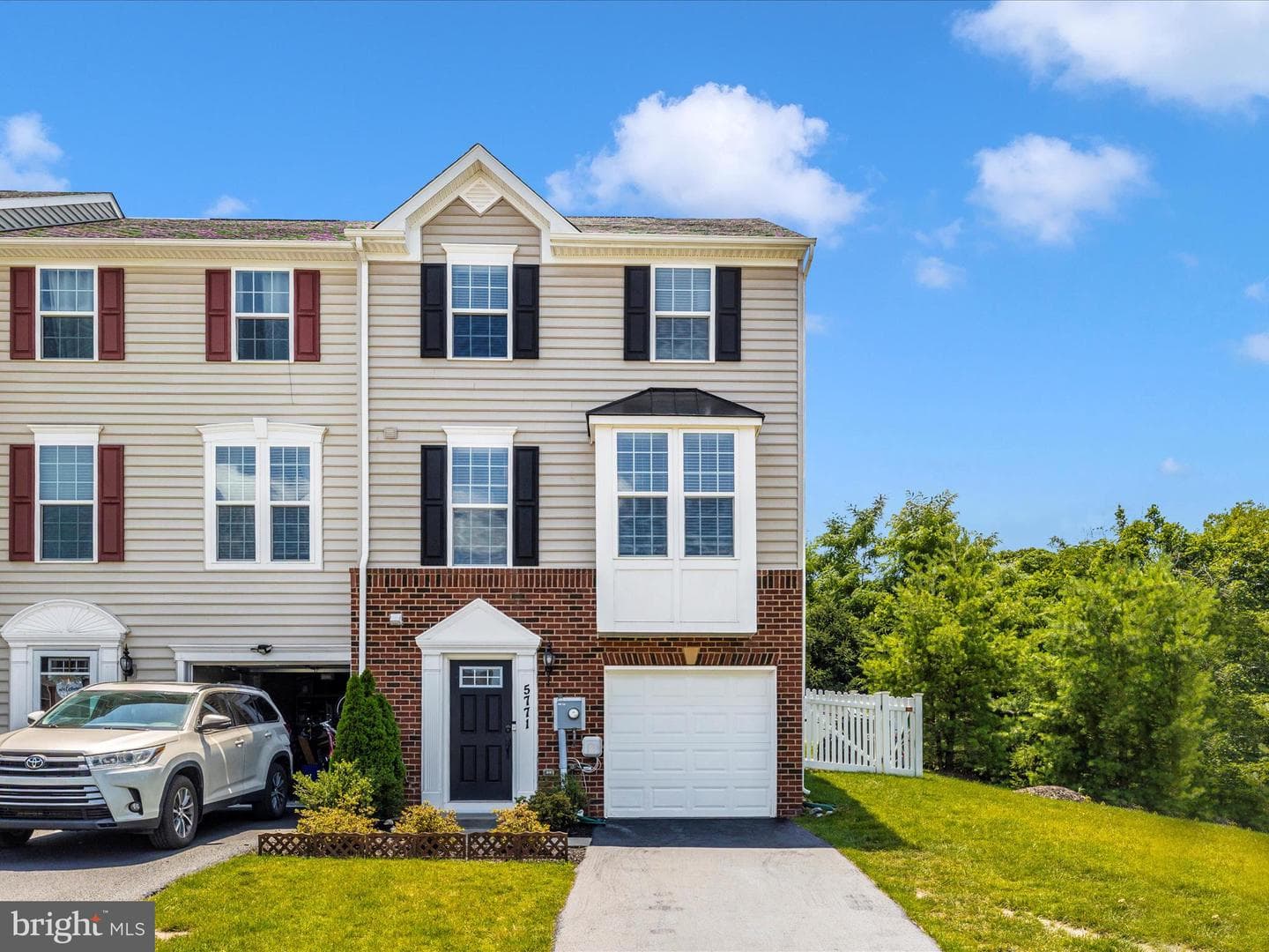 5771 Barts Way photo 2