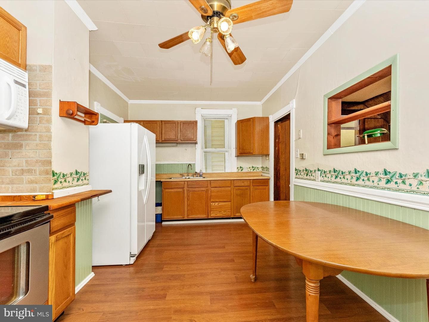 526 W Potomac Street photo 18