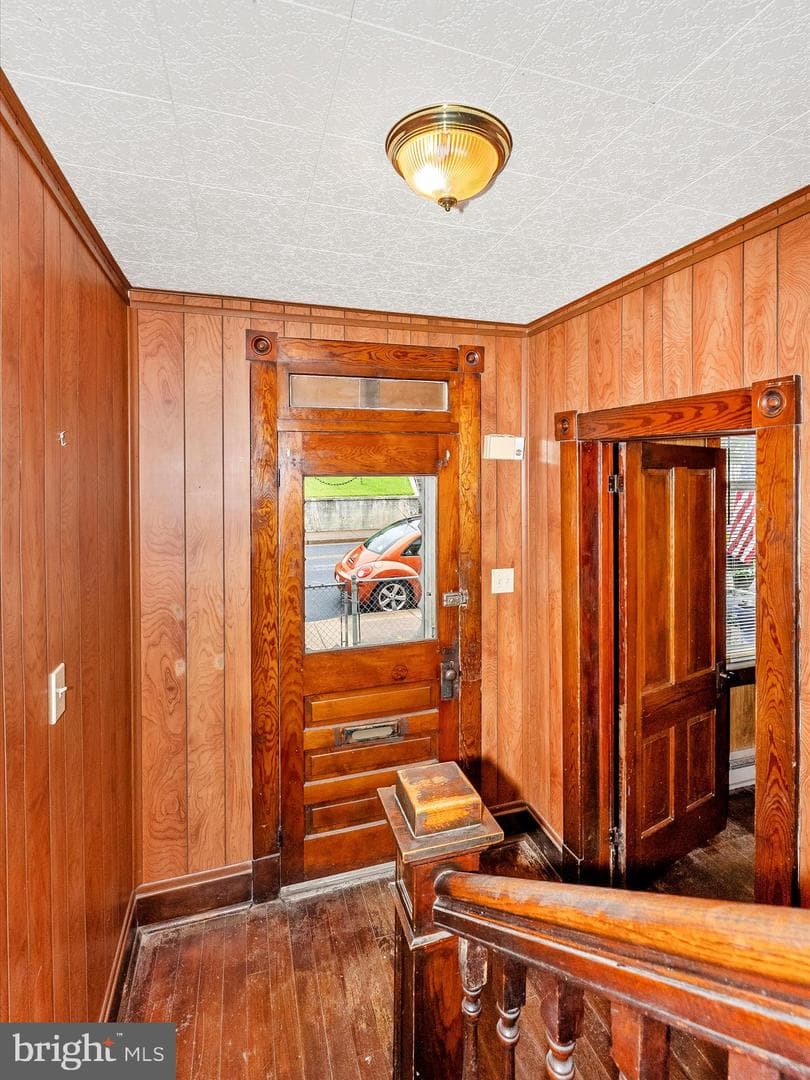 526 W Potomac Street photo 3