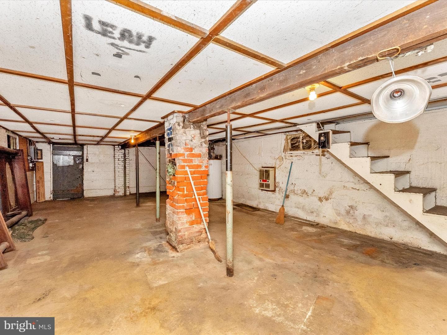 526 W Potomac Street photo 40