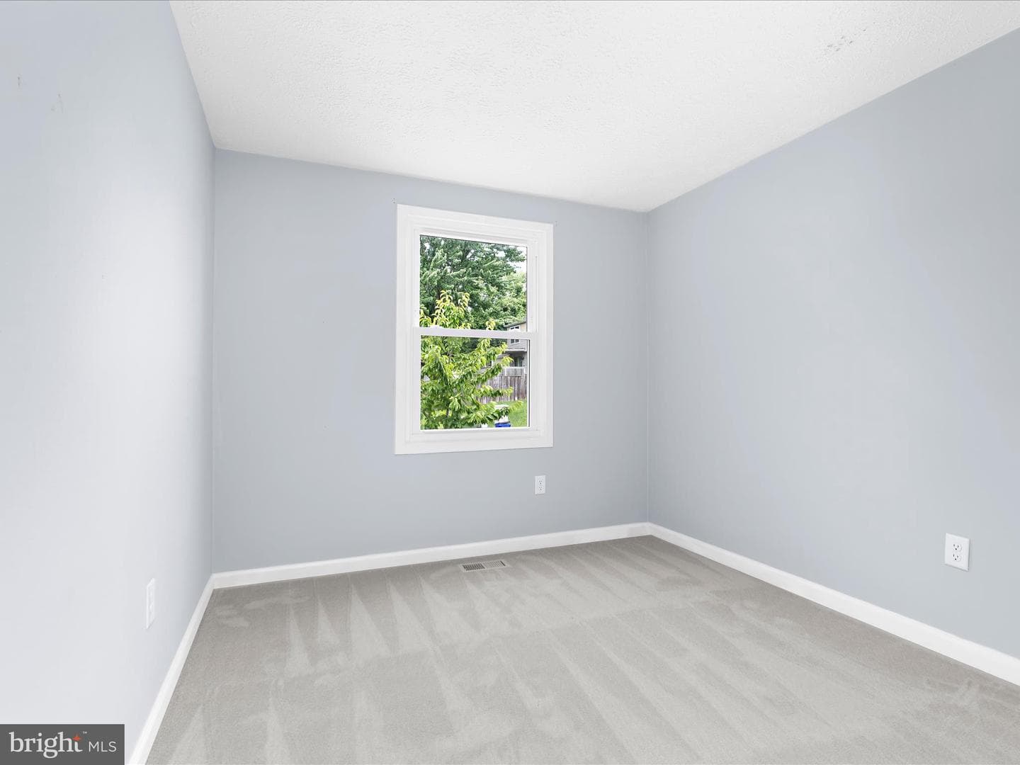 116 Deerfield Place photo 22